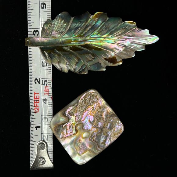 2 Vintage Mother of Pearl M.O.P. Leaf and Square Brooches/Pins 1.25x2.5in - Picture 3 of 8